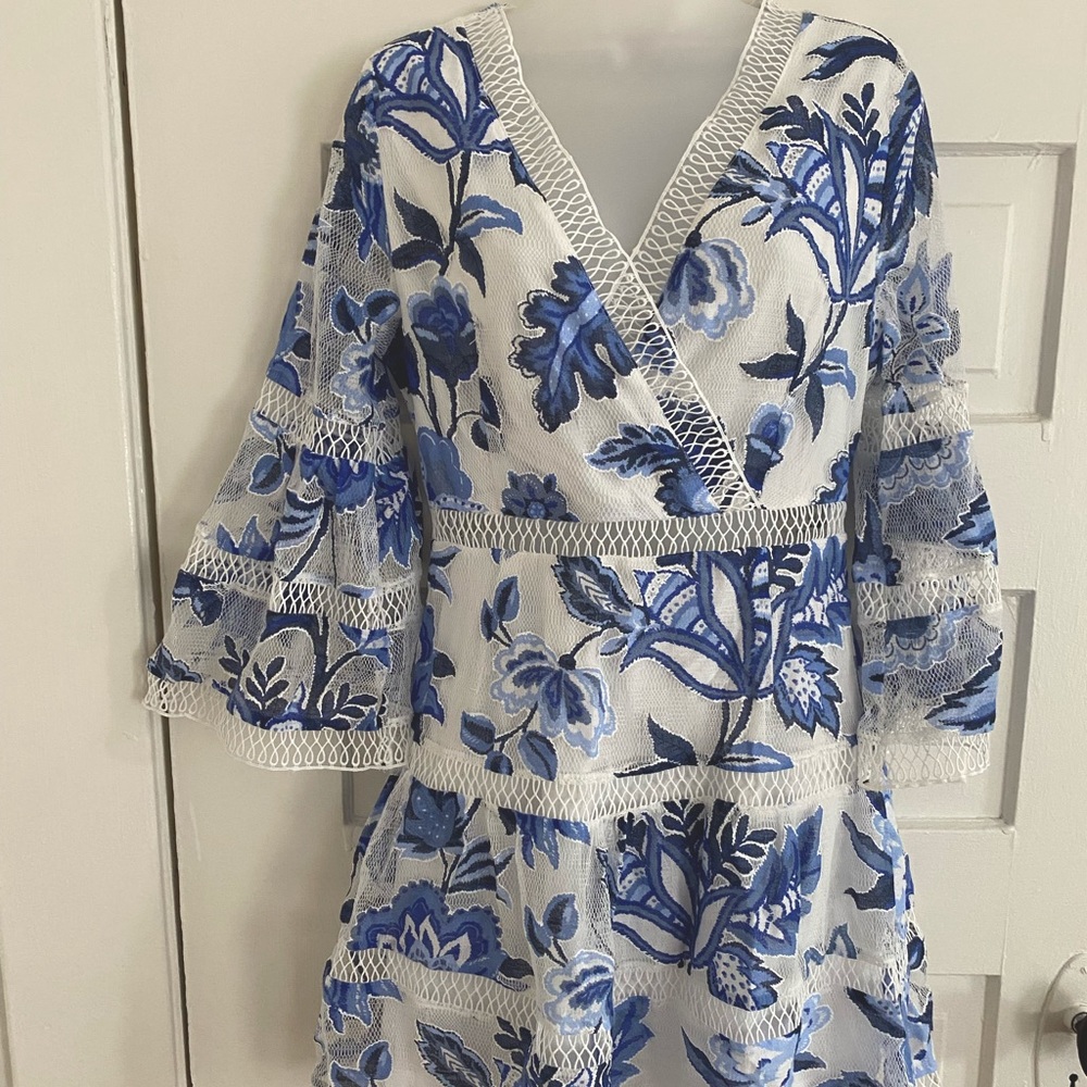 Entro Blue & White Mini Dress with Sleeves Medium